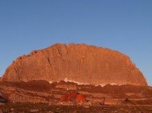 Το Στεφάνι λουσμένο στο πρώτο πρωινό φως